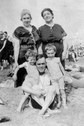 1916 01 CHARLES FAMILY