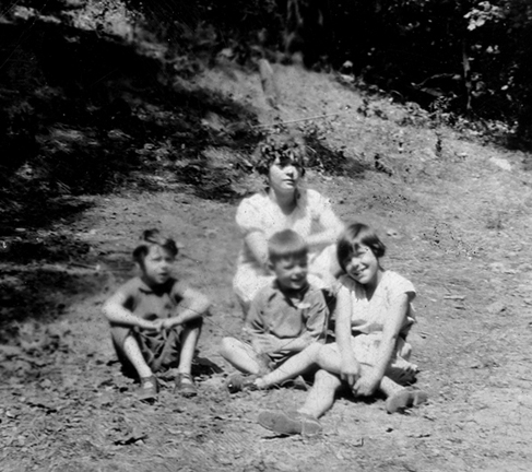 1929 01 BILLEE FAMILY