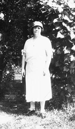 1929 ELIZABETH LAKEWOOD