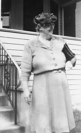 1940 18 CIRCA ELIZABETH