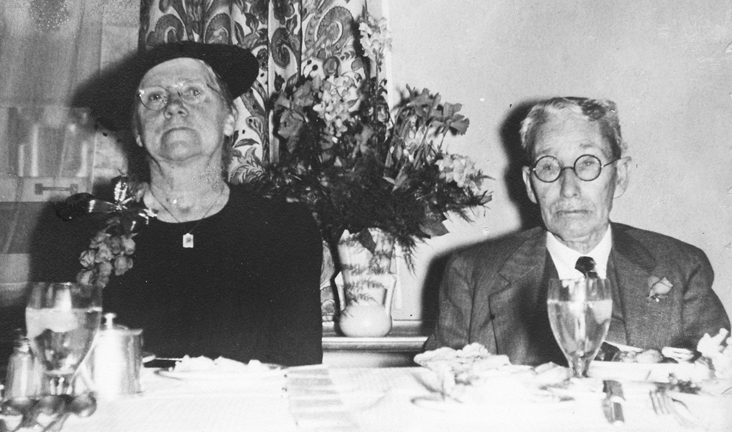 1940 26 LENA EDWARD #3EE958