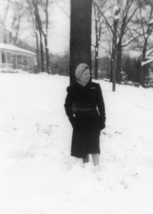 1942 19 MARGUERITE HEUSER