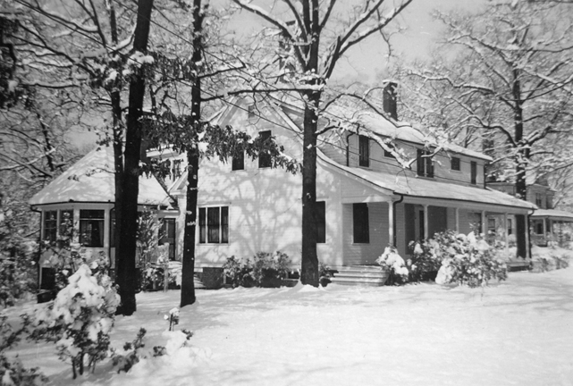 1944a 00a OAK LODGE WINTER